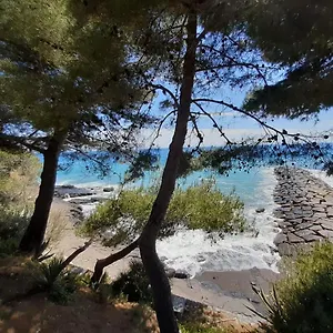 appartamento-nel-borgo-con-splendida-vista-sul-mare.hotelitalianriviera.com/